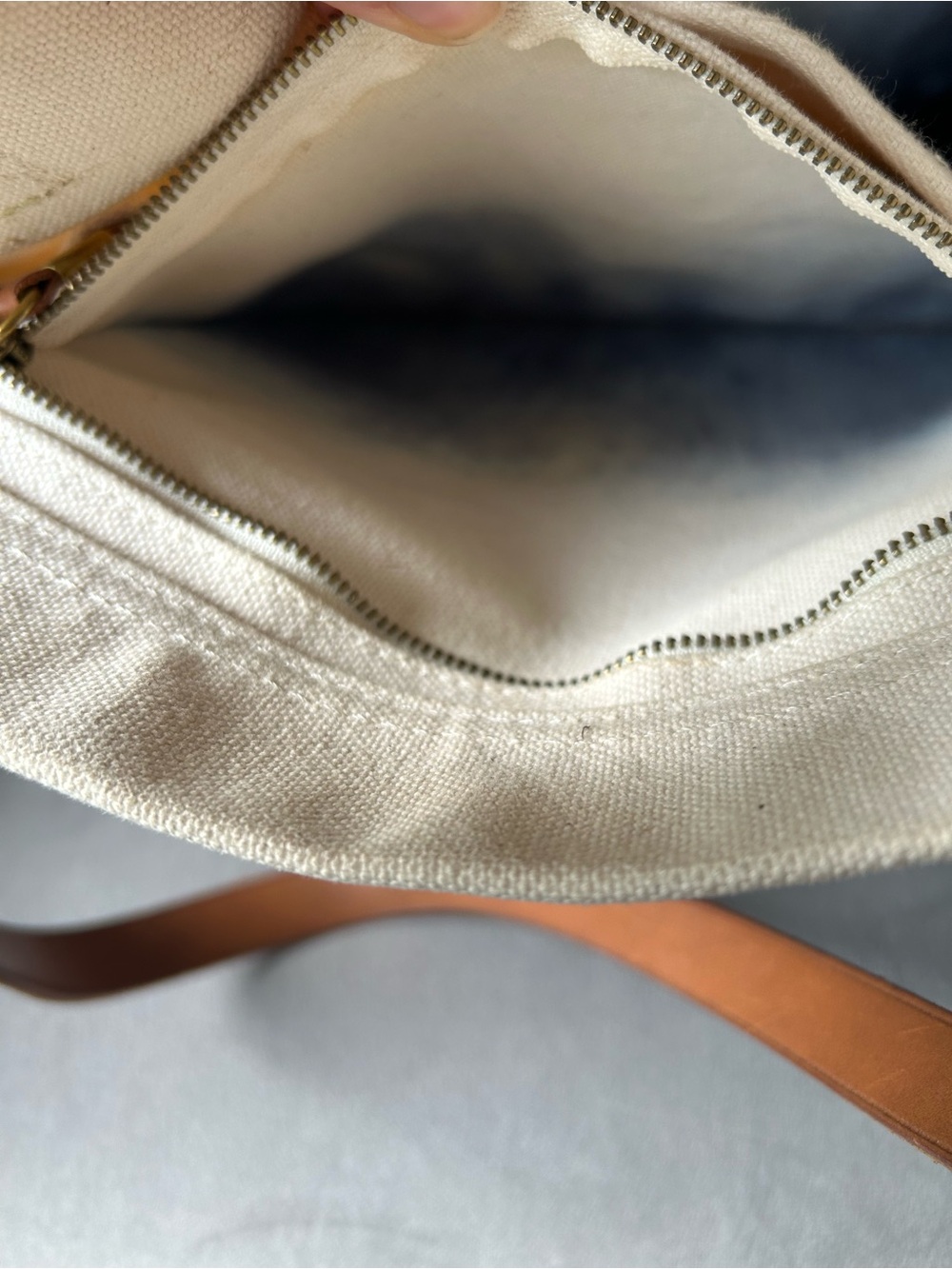 Madewell Canvas Transport Tote Ombre Dip Dye Blue Ivory - Picture 4 of 8